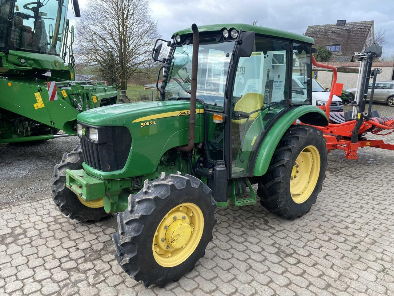 John Deere 5055E - Traktor: slika 2 John Deere 5055E - Traktor: slika 2