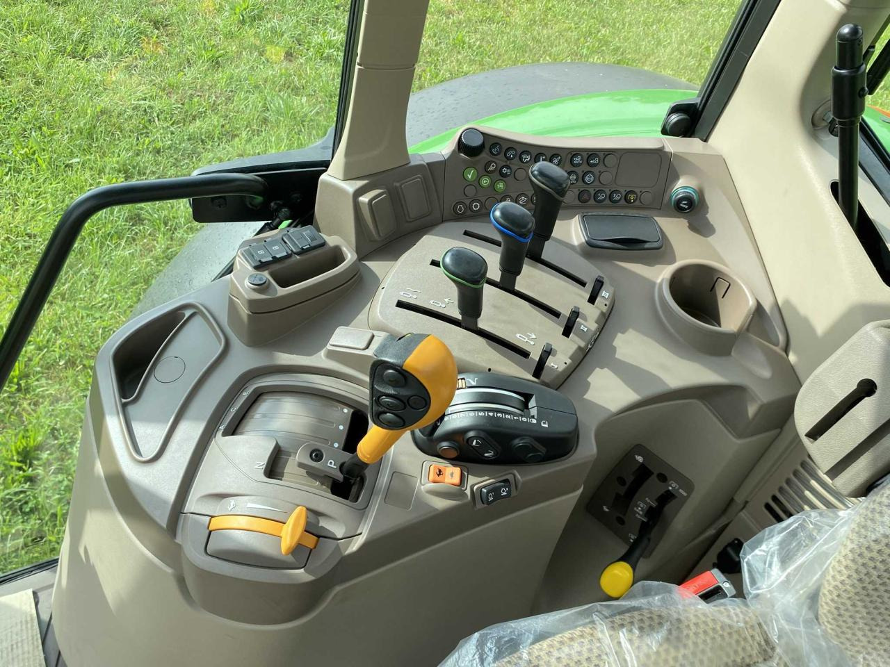 John Deere 6100 M AutoQuadEco - Traktor: slika 5 John Deere 6100 M AutoQuadEco - Traktor: slika 5