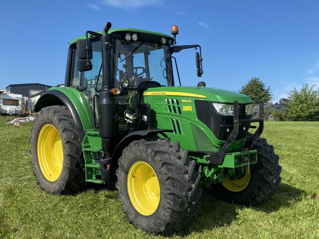 John Deere 6120M - Traktor: slika 1 John Deere 6120M - Traktor: slika 1