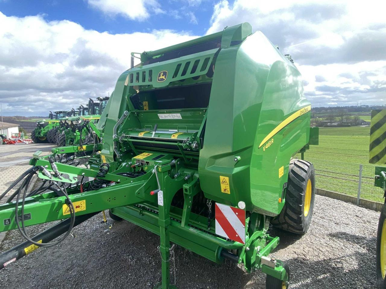 John Deere V461 R - 671 Bunde - Balirka za okrugle bale: slika 1 John Deere V461 R - 671 Bunde - Balirka za okrugle bale: slika 1