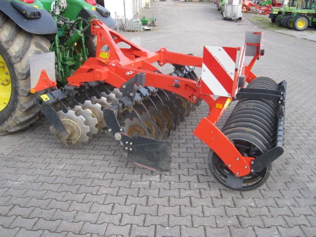 Kuhn Optimer+ 303 - Tanjirača: slika 3 Kuhn Optimer+ 303 - Tanjirača: slika 3