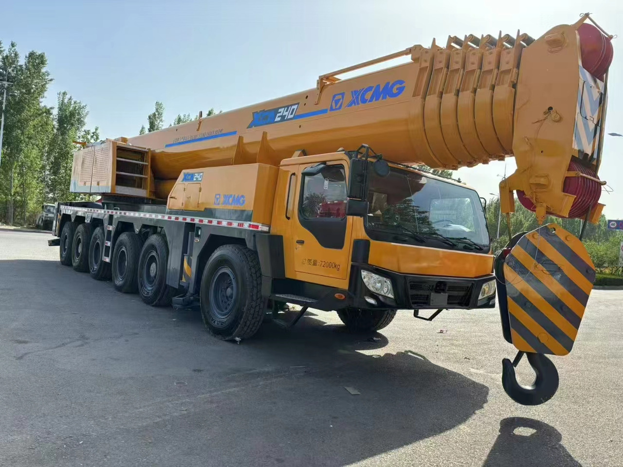 XCMG QAY240 XCT240 XCA240 QY240K 240 ton 250 ton 300 ton 260 ton 200 ton 220 ton crane - Autokran za sve terene: slika 1 XCMG QAY240 XCT240 XCA240 QY240K 240 ton 250 ton 300 ton 260 ton 200 ton 220 ton crane - Autokran za sve terene: slika 1