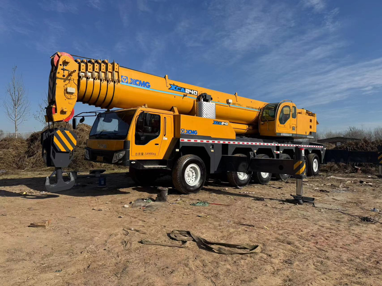 XCMG QAY240 XCT240 XCA240 QY240K 240ton 250ton 300ton 260ton 200ton 220ton crane - Autokran za sve terene: slika 2 XCMG QAY240 XCT240 XCA240 QY240K 240ton 250ton 300ton 260ton 200ton 220ton crane - Autokran za sve terene: slika 2