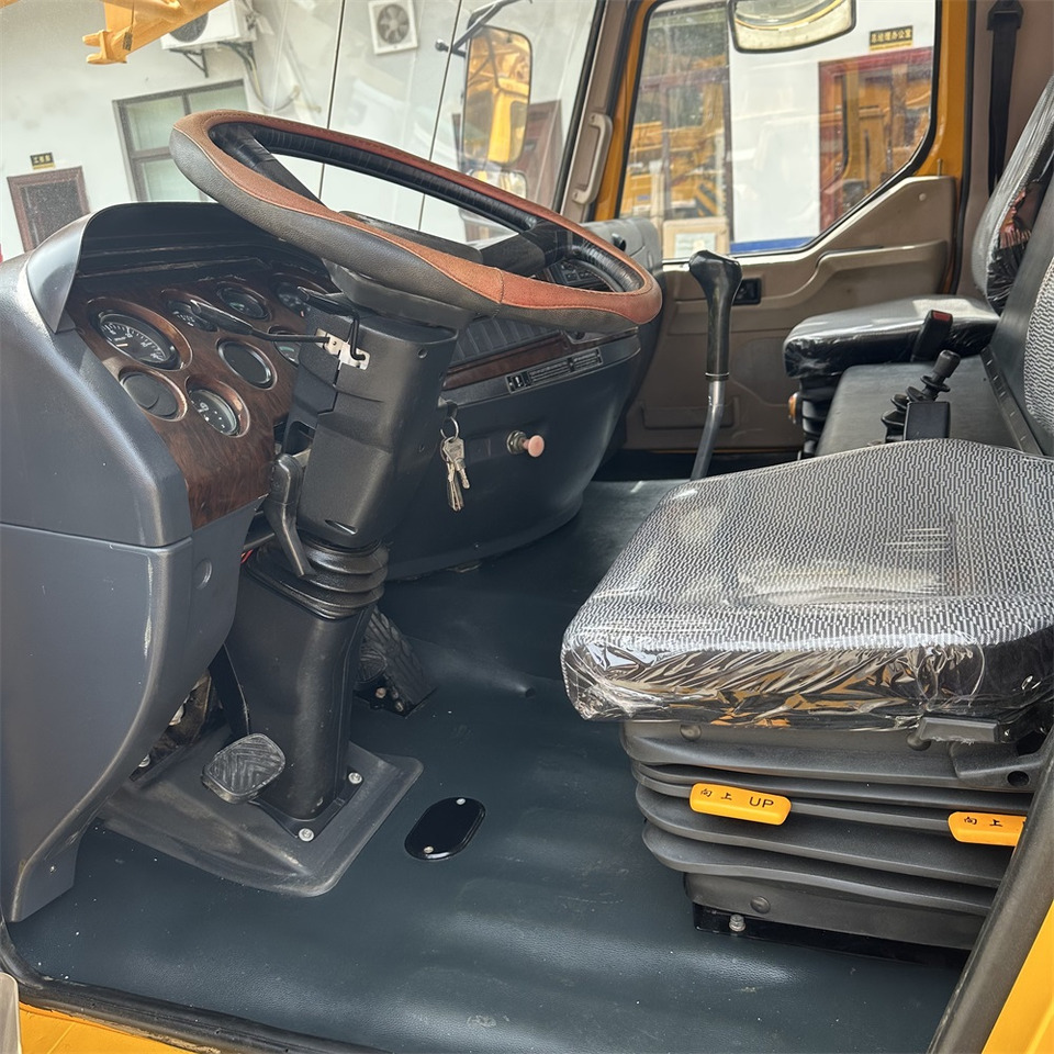 XCMG QY35K5 XCT35 QY35K5C 35 ton truck crane - Pokretni kran: slika 5 XCMG QY35K5 XCT35 QY35K5C 35 ton truck crane - Pokretni kran: slika 5