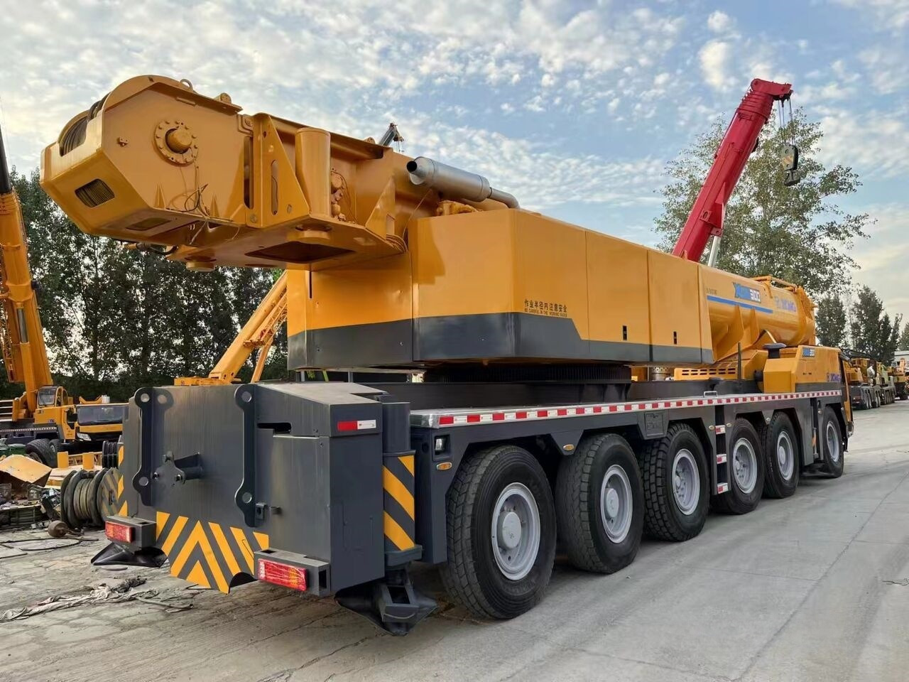 XCMG XCA300 QAY300 QY300K 300Ton Used Mobile Crane - Pokretni kran: slika 4 XCMG XCA300 QAY300 QY300K 300Ton Used Mobile Crane - Pokretni kran: slika 4