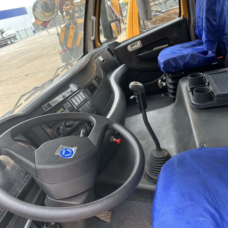 XCMG XCT25L5 QY25K5D QY25K5C QY25K5-I 25ton Used crane - Pokretni kran: slika 5 XCMG XCT25L5 QY25K5D QY25K5C QY25K5-I 25ton Used crane - Pokretni kran: slika 5