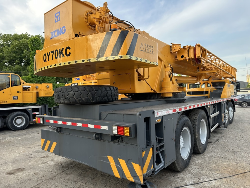 XCMG qy70kc xct75 qy75kc 70ton 75 ton 80 ton 85 ton 90 ton 100 ton 110 ton 130 ton truck crane - Pokretni kran: slika 4 XCMG qy70kc xct75 qy75kc 70ton 75 ton 80 ton 85 ton 90 ton 100 ton 110 ton 130 ton truck crane - Pokretni kran: slika 4
