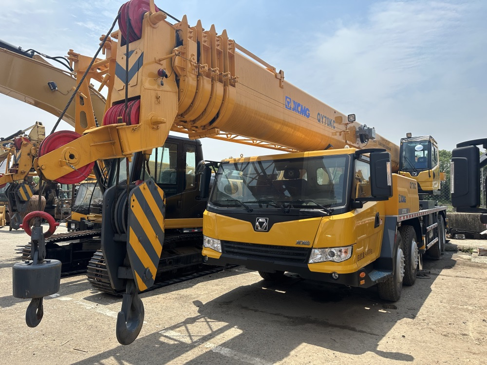 XCMG qy70kc xct75 qy75kc 70ton 75 ton 80 ton 85 ton 90 ton 100 ton 110 ton 130 ton truck crane - Pokretni kran: slika 1 XCMG qy70kc xct75 qy75kc 70ton 75 ton 80 ton 85 ton 90 ton 100 ton 110 ton 130 ton truck crane - Pokretni kran: slika 1