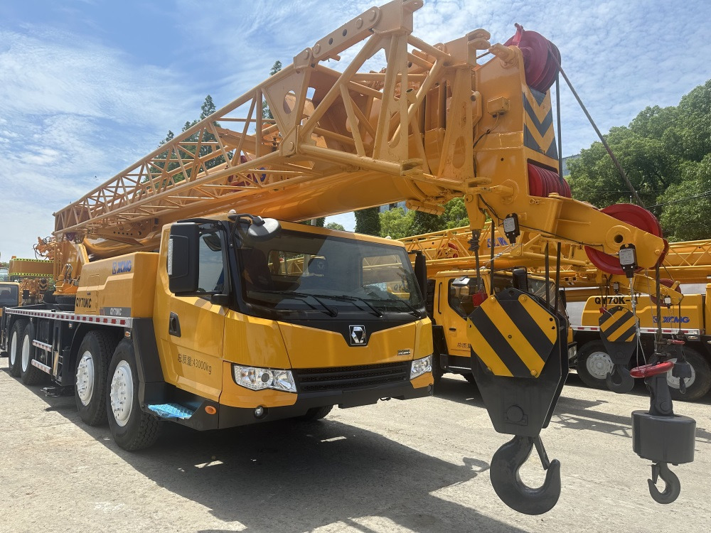 XCMG qy70kc xct75 qy75kc 75 ton truck crane - Pokretni kran: slika 2 XCMG qy70kc xct75 qy75kc 75 ton truck crane - Pokretni kran: slika 2