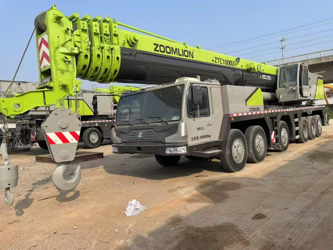 ZOOMLION ZTC1000V ZTC1100V ZTC1500V 100T 110T 150T Used truck crane - Pokretni kran: slika 1 ZOOMLION ZTC1000V ZTC1100V ZTC1500V 100T 110T 150T Used truck crane - Pokretni kran: slika 1
