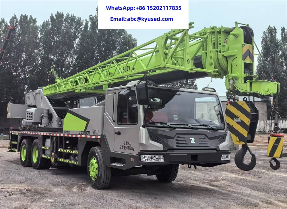 ZOOMLION ZTC300V 30ton - Pokretni kran: slika 2 ZOOMLION ZTC300V 30ton - Pokretni kran: slika 2