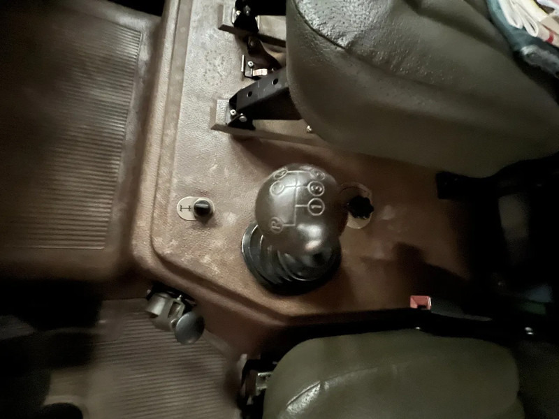 Mercedes-Benz 1017 A/4X4 - Kamion sa zatvorenim sandukom: slika 2 Mercedes-Benz 1017 A/4X4 - Kamion sa zatvorenim sandukom: slika 2