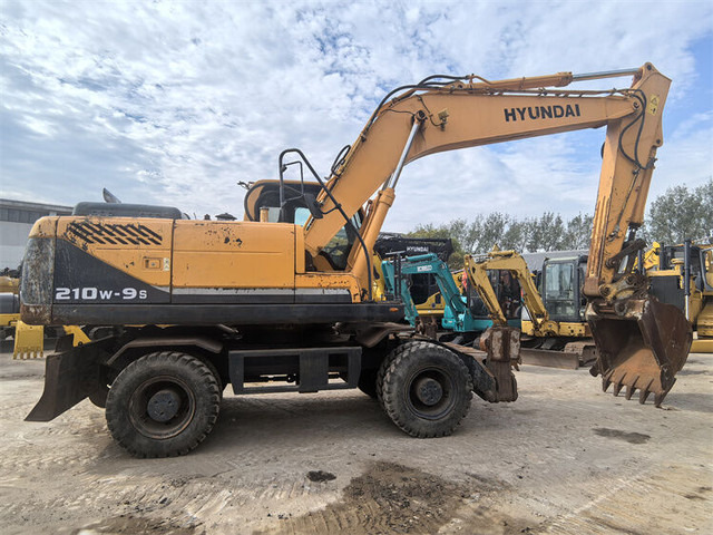 Hyundai R210W-9S - Bager točkaš: slika 1 Hyundai R210W-9S - Bager točkaš: slika 1