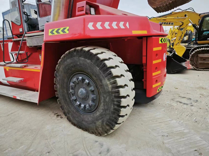 Kalmar DRF450 - Dizalica za kontejnere: slika 4 Kalmar DRF450 - Dizalica za kontejnere: slika 4
