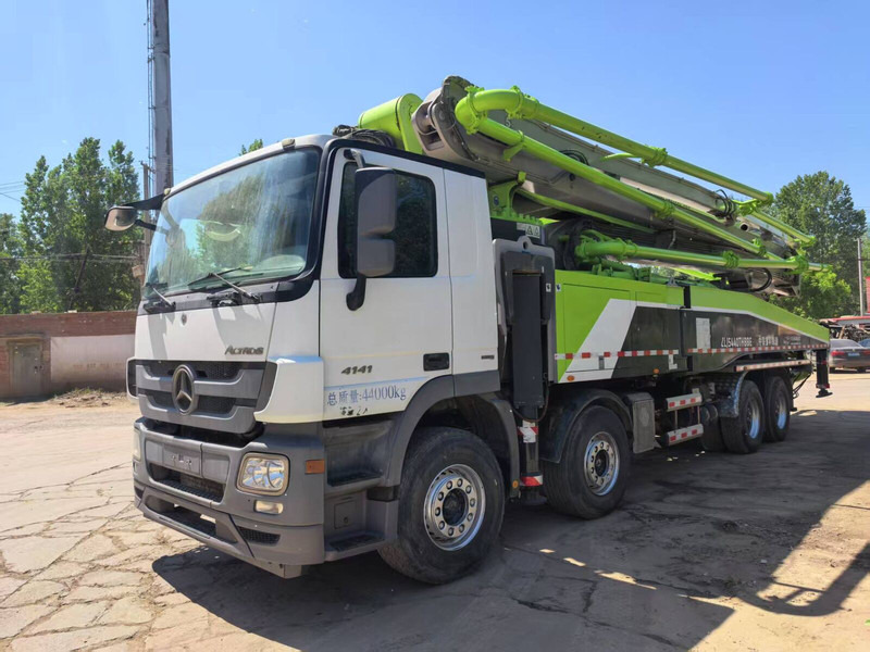 Mercedes-Benz Actros - Stacionarna pumpa za beton: slika 4 Mercedes-Benz Actros - Stacionarna pumpa za beton: slika 4