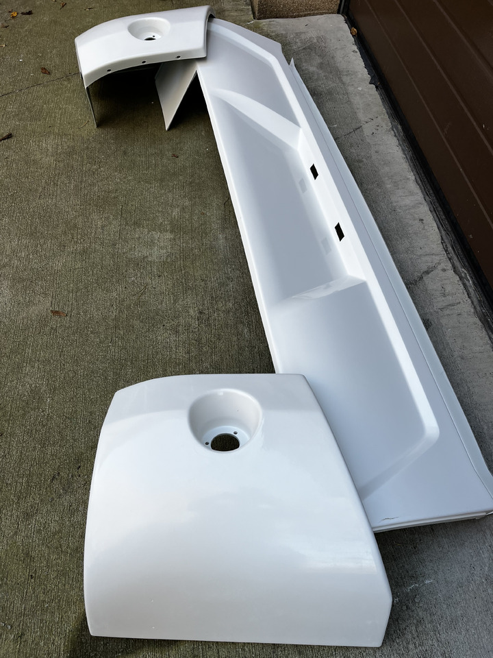 Zderzak tylny VOLVO 9500 9700 9900 VOLVO 9500 9700 9900 - Branik za Turistički autobus: slika 2 Zderzak tylny VOLVO 9500 9700 9900 VOLVO 9500 9700 9900 - Branik za Turistički autobus: slika 2