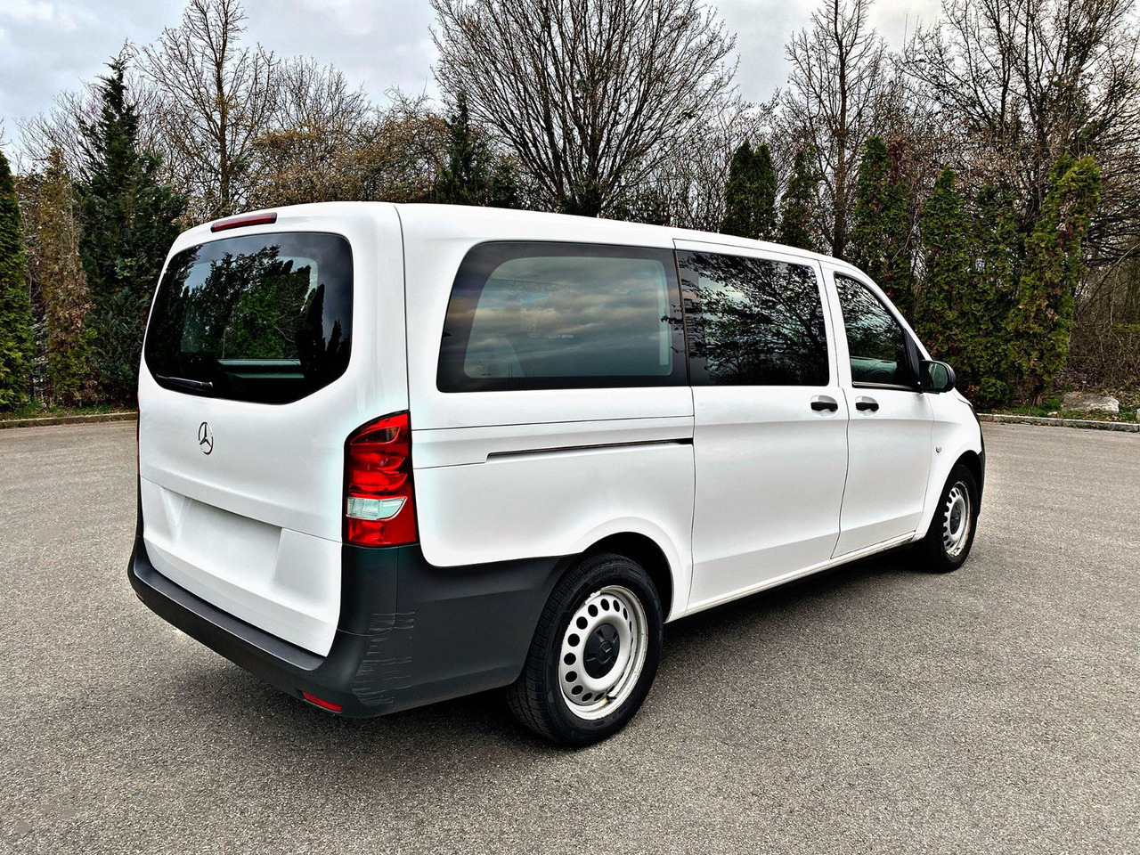 Mercedes-Benz Vito Tourer 114 CDI|Pro|Allrad|lang|8-Sitze|19% - Putnički kombi: slika 3 Mercedes-Benz Vito Tourer 114 CDI|Pro|Allrad|lang|8-Sitze|19% - Putnički kombi: slika 3