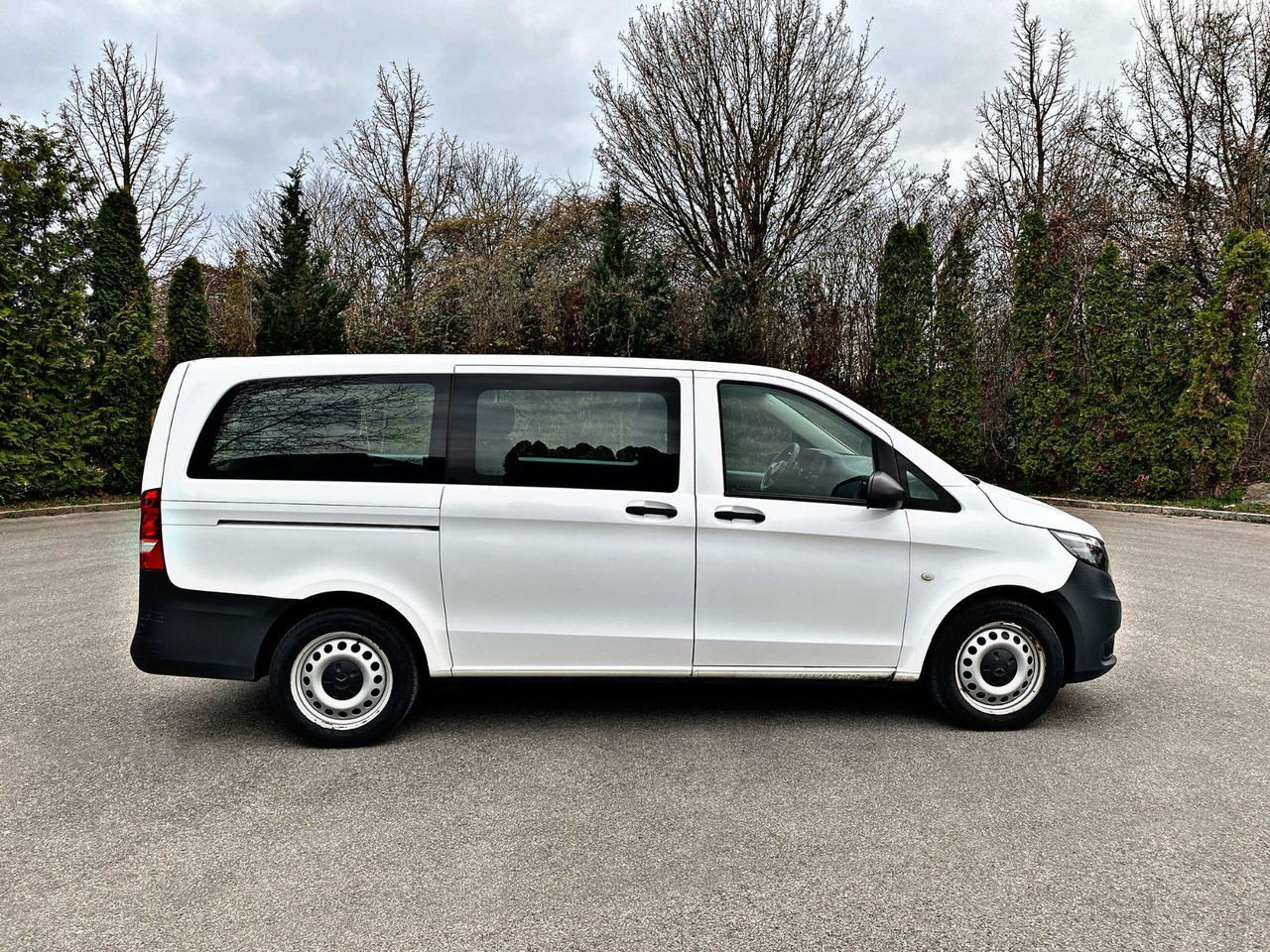 Mercedes-Benz Vito Tourer 114 CDI|Pro|Allrad|lang|8-Sitze|19% - Putnički kombi: slika 2 Mercedes-Benz Vito Tourer 114 CDI|Pro|Allrad|lang|8-Sitze|19% - Putnički kombi: slika 2