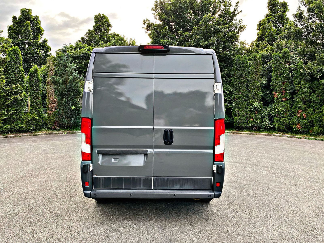 Peugeot Boxer Kasten Hoch 335 L3H2Pro|5Sitzer|Kamera|19% - Furgon, Dostavno vozilo sa duplom kabinom: slika 4 Peugeot Boxer Kasten Hoch 335 L3H2Pro|5Sitzer|Kamera|19% - Furgon, Dostavno vozilo sa duplom kabinom: slika 4