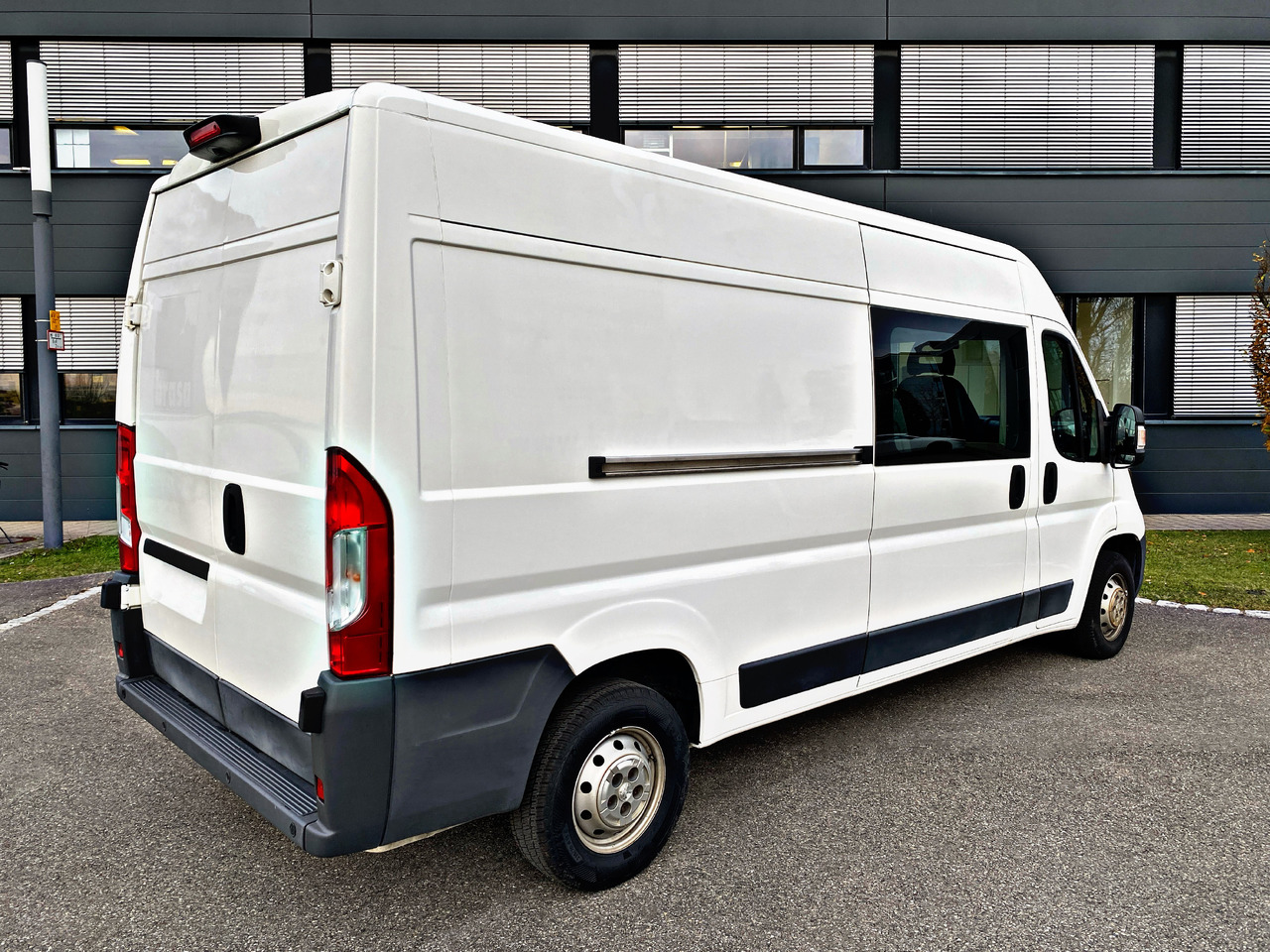 Peugeot Boxer Kasten Hoch 335 L3H2Pro|5Sitzer|Kamera|19% - Furgon, Dostavno vozilo sa duplom kabinom: slika 3 Peugeot Boxer Kasten Hoch 335 L3H2Pro|5Sitzer|Kamera|19% - Furgon, Dostavno vozilo sa duplom kabinom: slika 3