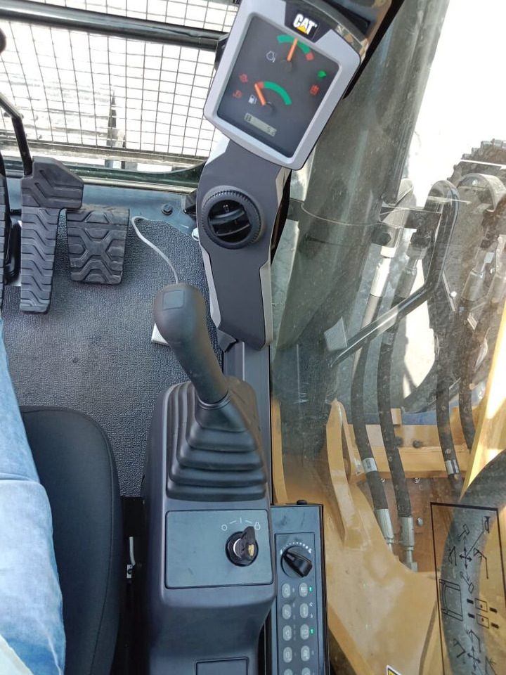 New Caterpillar 320D3GC tracked excavator - Bager guseničar: slika 5 New Caterpillar 320D3GC tracked excavator - Bager guseničar: slika 5