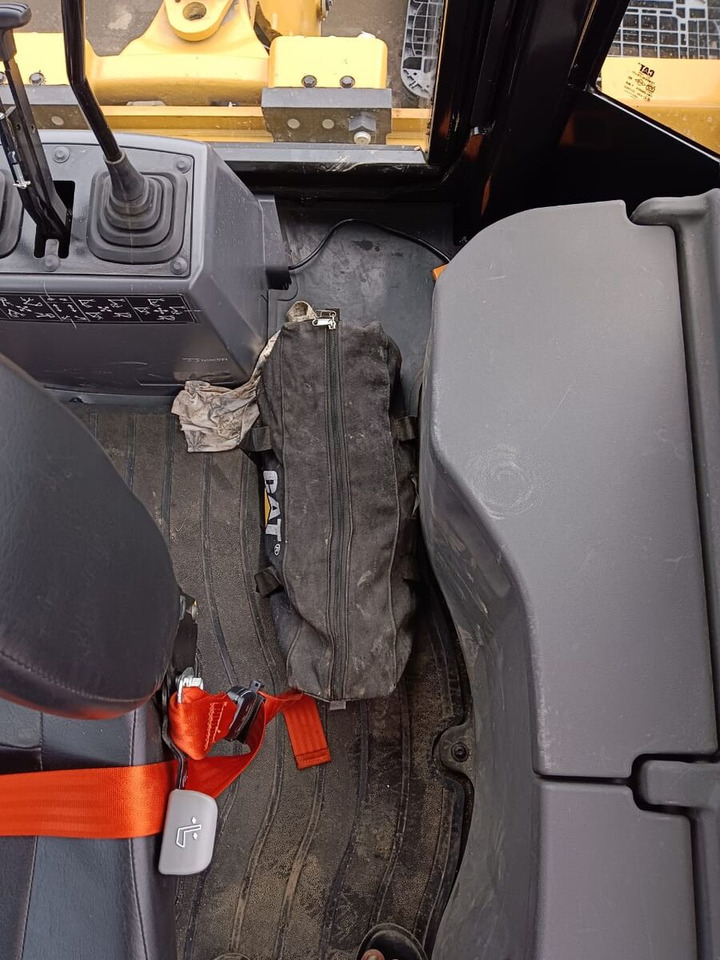 New Caterpillar 424 backhoe loader - Bager utovarivač: slika 2 New Caterpillar 424 backhoe loader - Bager utovarivač: slika 2