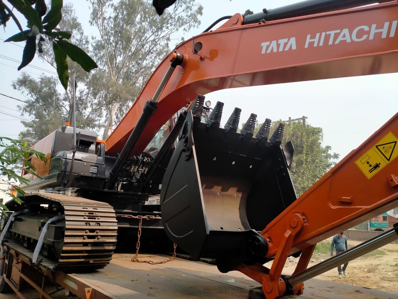 New Hitachi ZX220 LC tracked excavator - Bager guseničar: slika 3 New Hitachi ZX220 LC tracked excavator - Bager guseničar: slika 3