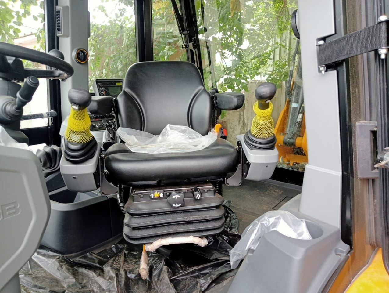 New JCB 3CX backhoe loader - Bager utovarivač: slika 1 New JCB 3CX backhoe loader - Bager utovarivač: slika 1