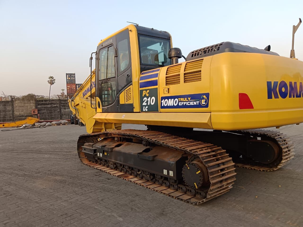 New Komatsu PC210 tracked excavator - Bager guseničar: slika 1 New Komatsu PC210 tracked excavator - Bager guseničar: slika 1