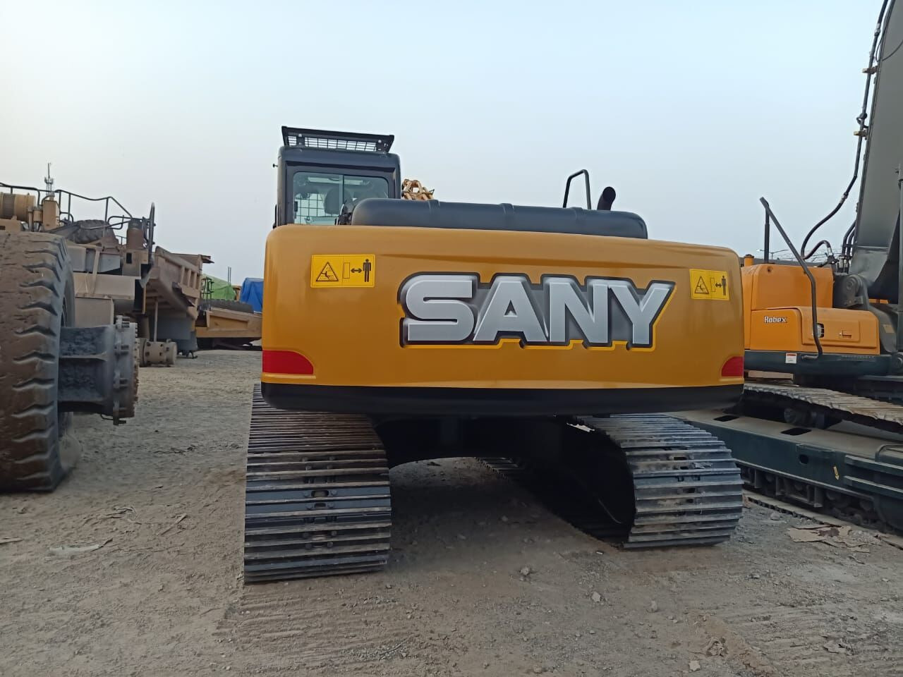 New Sany SY 215 MITSUBISHI ENGINE tracked excavator - Bager guseničar: slika 2 New Sany SY 215 MITSUBISHI ENGINE tracked excavator - Bager guseničar: slika 2