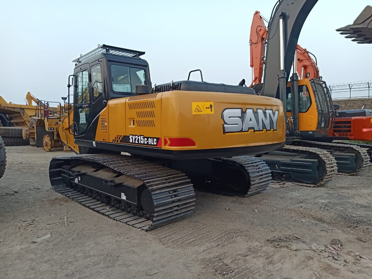 New Sany SY 215 MITSUBISHI ENGINE tracked excavator - Bager guseničar: slika 1 New Sany SY 215 MITSUBISHI ENGINE tracked excavator - Bager guseničar: slika 1