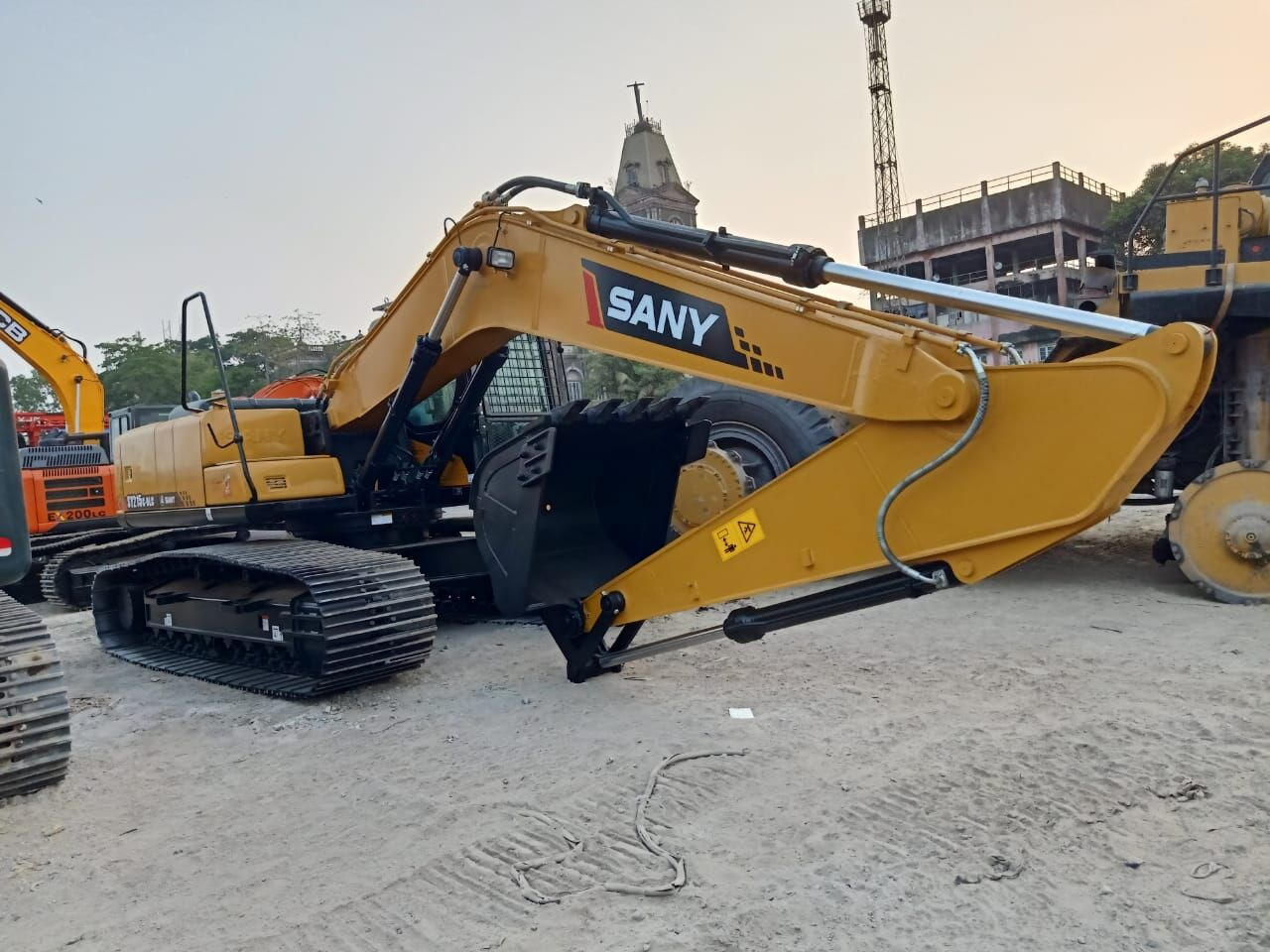 New Sany SY 215 MITSUBISHI ENGINE tracked excavator - Bager guseničar: slika 4 New Sany SY 215 MITSUBISHI ENGINE tracked excavator - Bager guseničar: slika 4