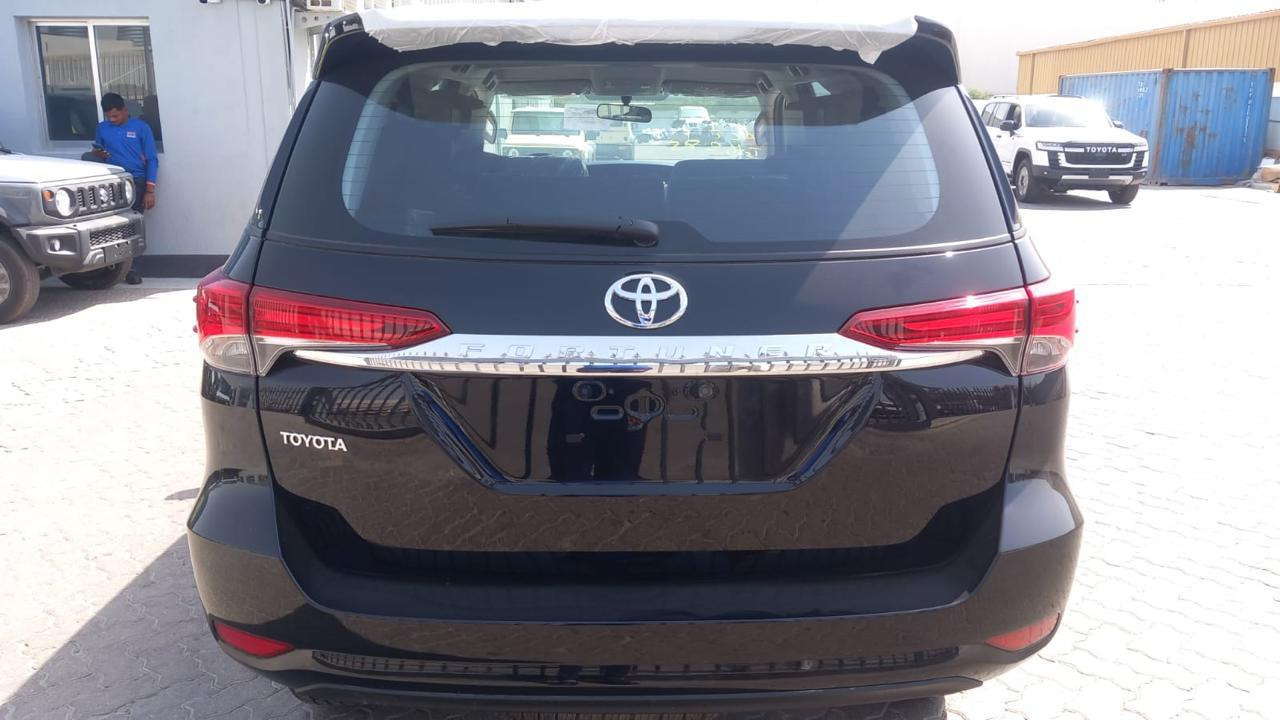 TOYOTA 2.4L SR5 Comfort 4WD - Automobil: slika 2 TOYOTA 2.4L SR5 Comfort 4WD - Automobil: slika 2