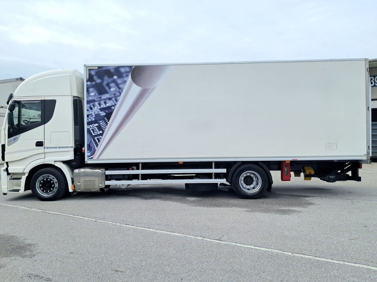 Iveco Stralis 460 Kühlkoffer | LBW | Klima | Retar - Hladnjača: slika 4 Iveco Stralis 460 Kühlkoffer | LBW | Klima | Retar - Hladnjača: slika 4