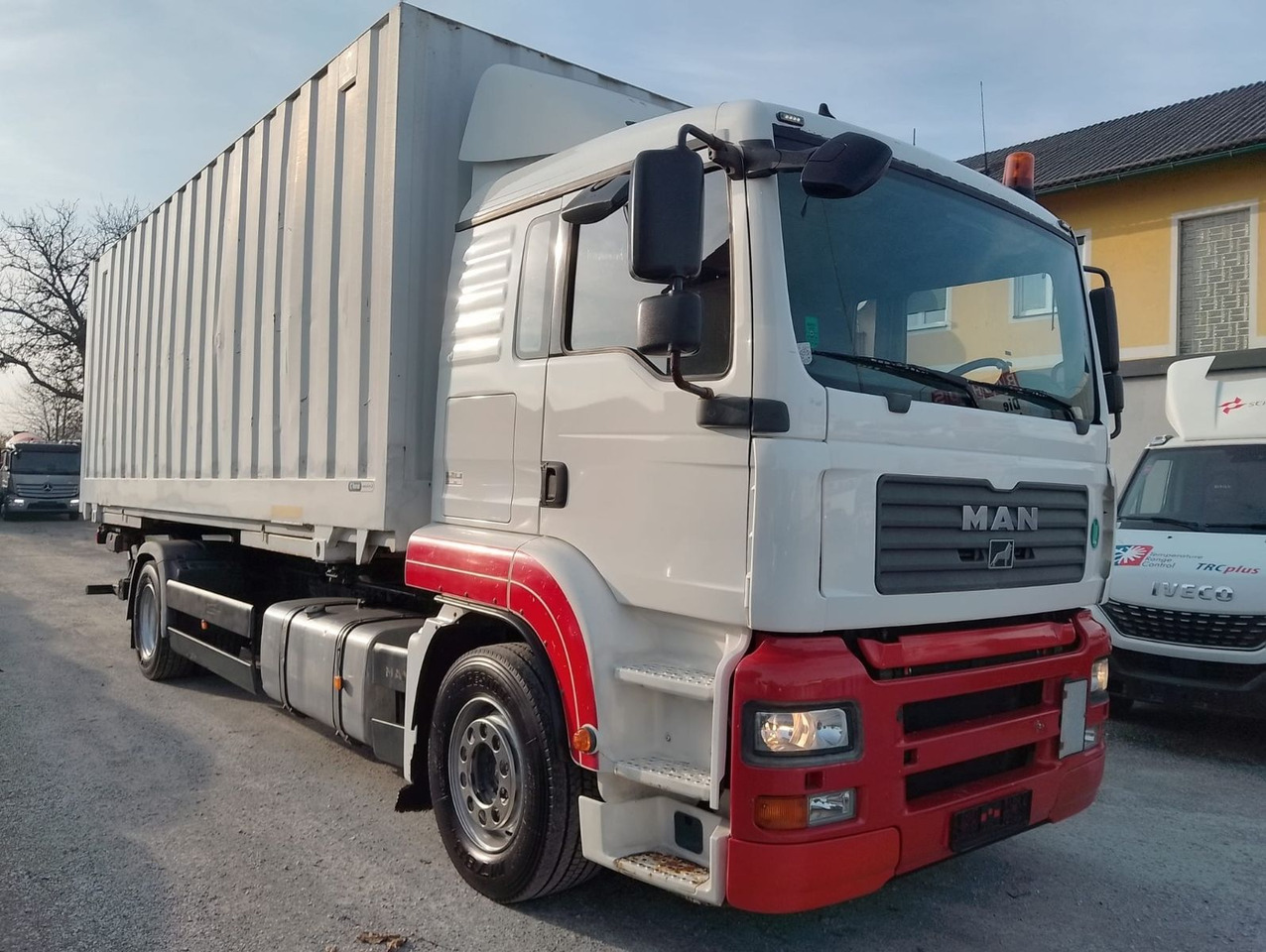 MAN TGA 18 320 - Kamion za prevoz kontejnera/ Kamion sa promenjivim sandukom: slika 2 MAN TGA 18 320 - Kamion za prevoz kontejnera/ Kamion sa promenjivim sandukom: slika 2