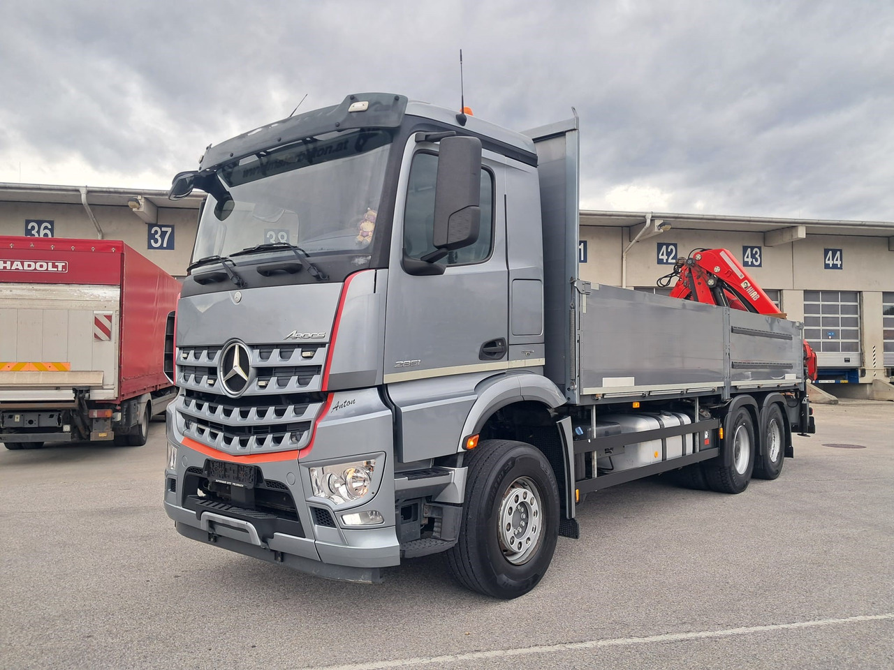 MERCEDES-BENZ AROCS 28.51 | 6x4| Retarder |Kran |Klima | Euro 6 - Kamion sa tovarnim sandukom, Kamion sa dizalicom: slika 1 MERCEDES-BENZ AROCS 28.51 | 6x4| Retarder |Kran |Klima | Euro 6 - Kamion sa tovarnim sandukom, Kamion sa dizalicom: slika 1