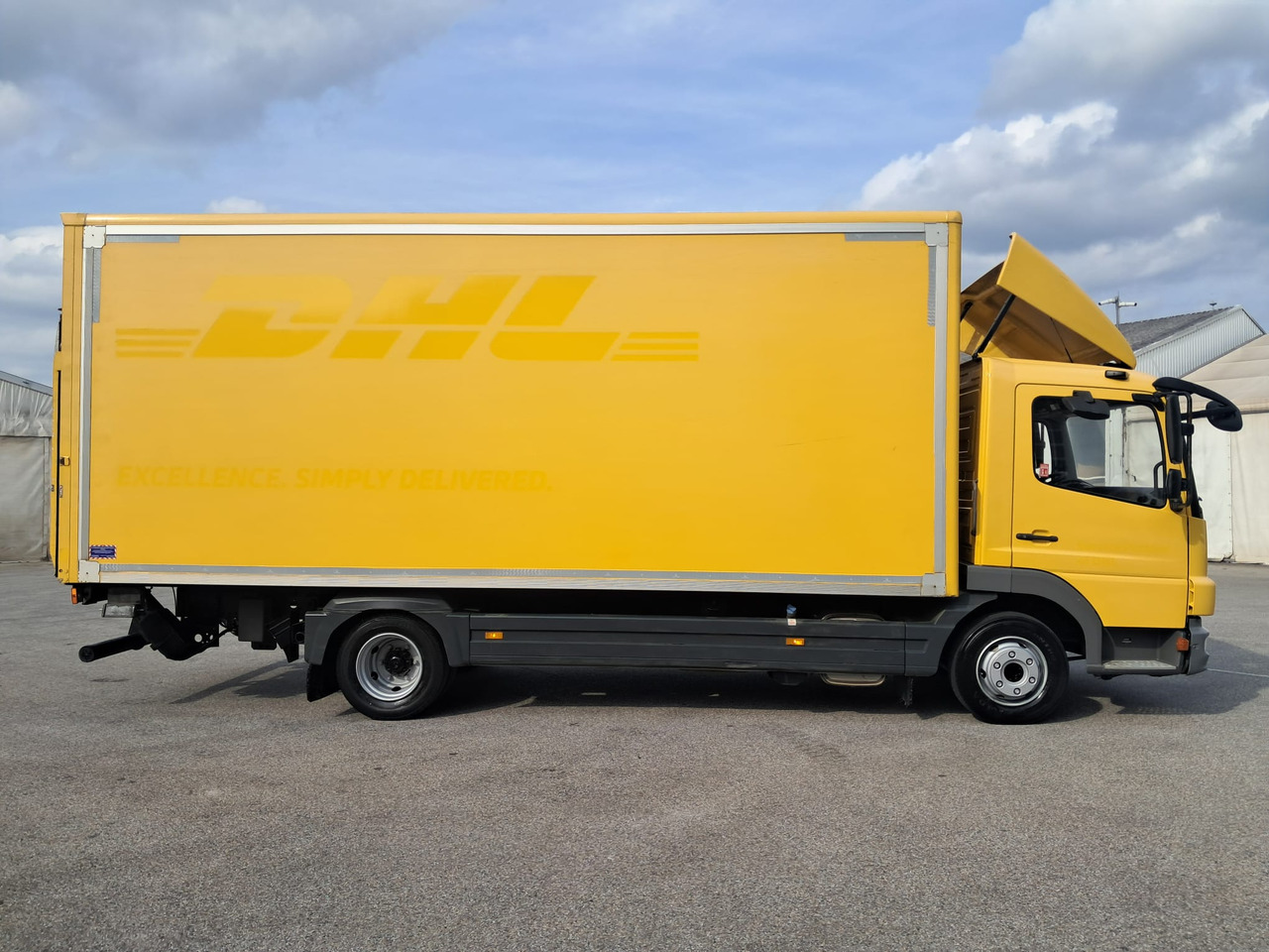 MERCEDES-BENZ ATEGO 8 16 Koffer mit LBW | Schalter | EZ 2013 - Kamion sa zatvorenim sandukom: slika 3 MERCEDES-BENZ ATEGO 8 16 Koffer mit LBW | Schalter | EZ 2013 - Kamion sa zatvorenim sandukom: slika 3