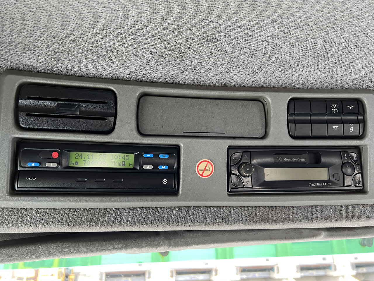 Kamion sa hidrauličnom kukom MERCEDES-BENZ Actros 25 41 | Retarder | Kupplung | Differenzial | Liftachse: slika 18 Kamion sa hidrauličnom kukom MERCEDES-BENZ Actros 25 41 | Retarder | Kupplung | Differenzial | Liftachse: slika 18