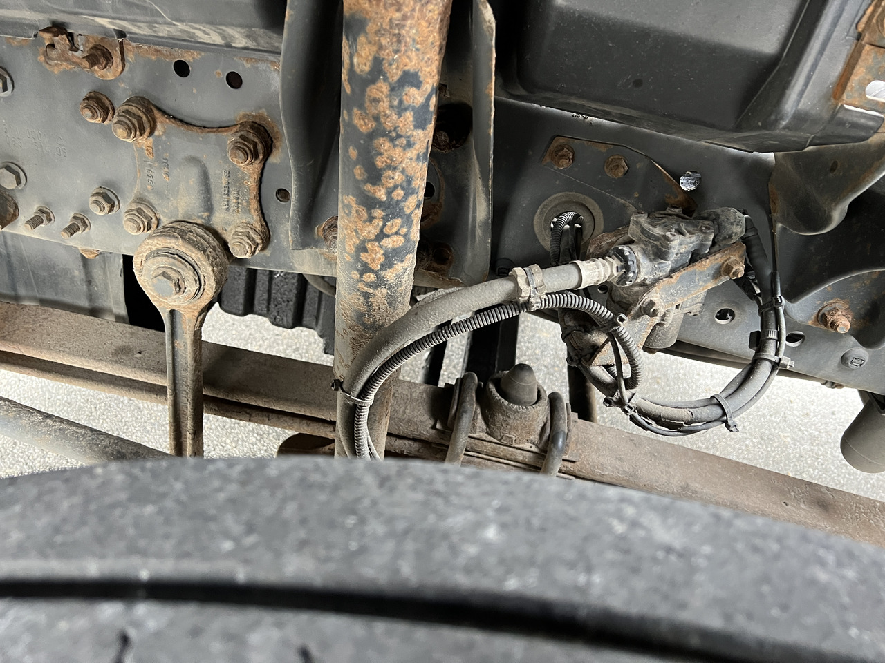 Kamion sa hidrauličnom kukom MERCEDES-BENZ Actros 25 41 | Retarder | Kupplung | Differenzial | Liftachse: slika 32 Kamion sa hidrauličnom kukom MERCEDES-BENZ Actros 25 41 | Retarder | Kupplung | Differenzial | Liftachse: slika 32