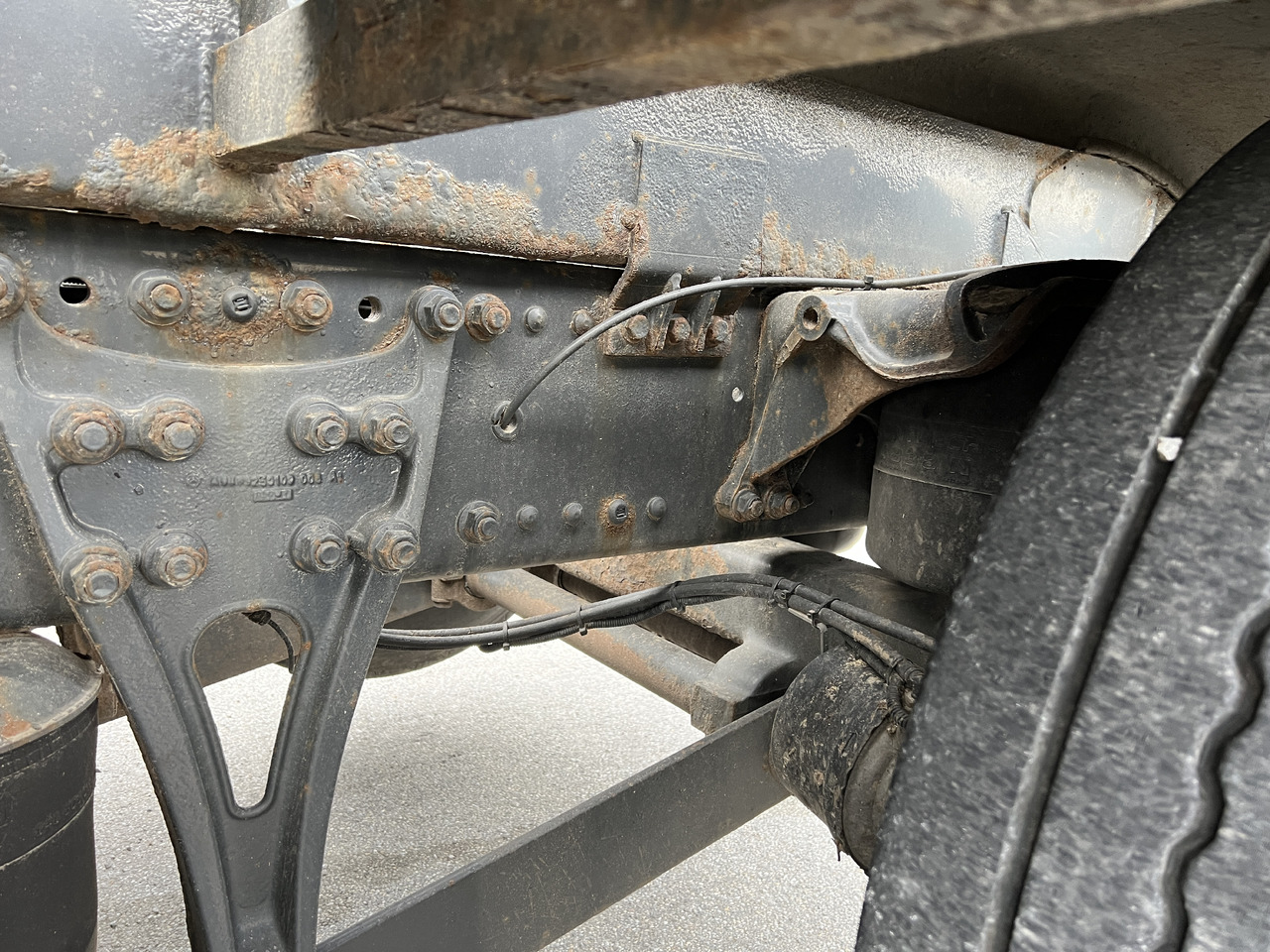 Kamion sa hidrauličnom kukom MERCEDES-BENZ Actros 25 41 | Retarder | Kupplung | Differenzial | Liftachse: slika 29 Kamion sa hidrauličnom kukom MERCEDES-BENZ Actros 25 41 | Retarder | Kupplung | Differenzial | Liftachse: slika 29