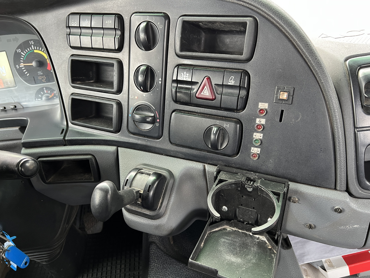 Kamion sa hidrauličnom kukom MERCEDES-BENZ Actros 25 41 | Retarder | Kupplung | Differenzial | Liftachse: slika 16 Kamion sa hidrauličnom kukom MERCEDES-BENZ Actros 25 41 | Retarder | Kupplung | Differenzial | Liftachse: slika 16