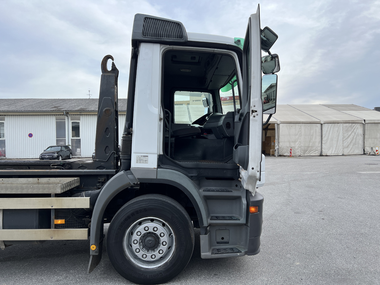 Kamion sa hidrauličnom kukom MERCEDES-BENZ Actros 25 41 | Retarder | Kupplung | Differenzial | Liftachse: slika 22 Kamion sa hidrauličnom kukom MERCEDES-BENZ Actros 25 41 | Retarder | Kupplung | Differenzial | Liftachse: slika 22