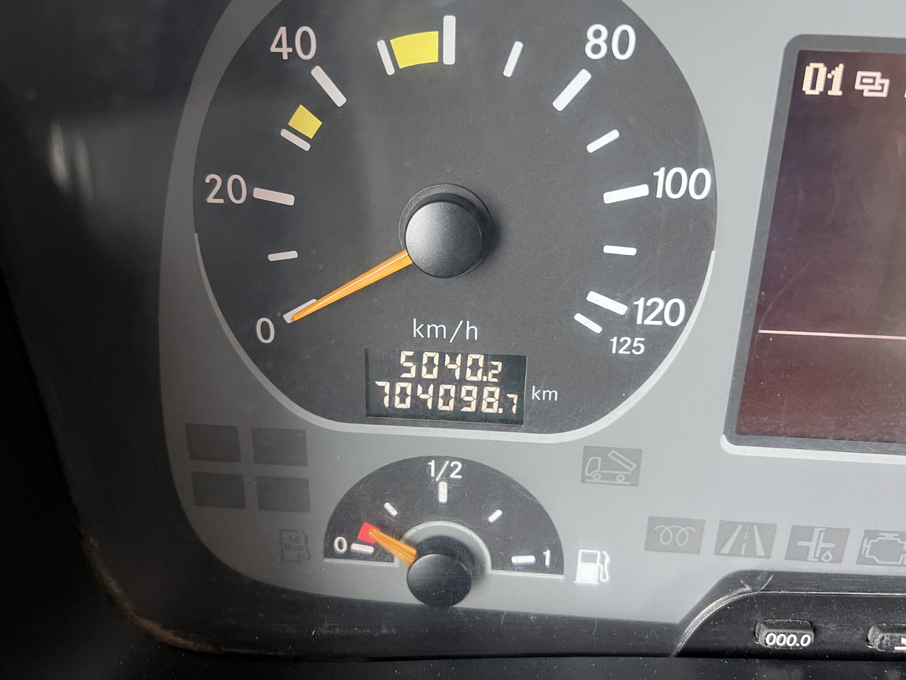 Kamion sa hidrauličnom kukom MERCEDES-BENZ Actros 25 41 | Retarder | Kupplung | Differenzial | Liftachse: slika 14 Kamion sa hidrauličnom kukom MERCEDES-BENZ Actros 25 41 | Retarder | Kupplung | Differenzial | Liftachse: slika 14