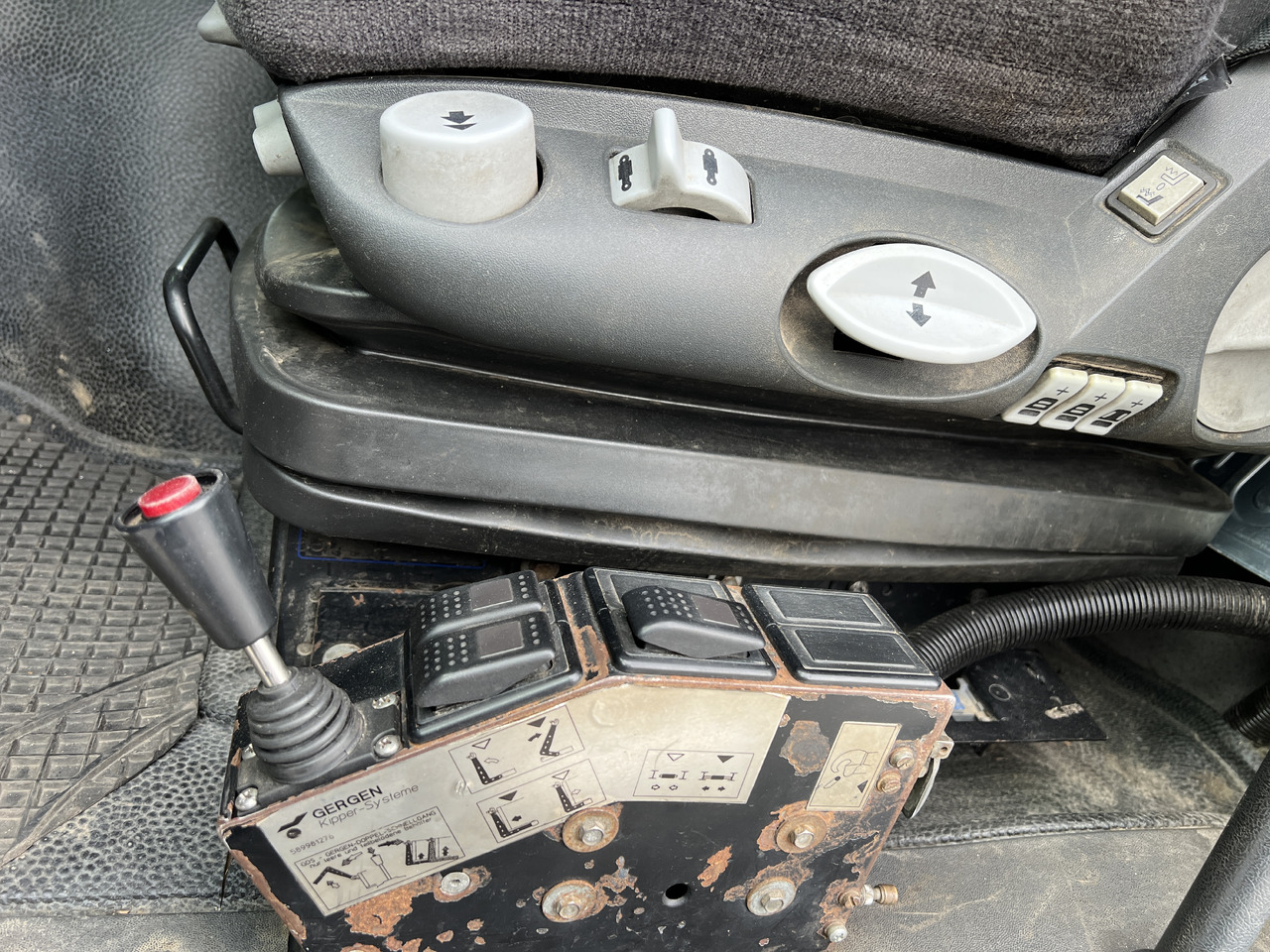 Kamion sa hidrauličnom kukom MERCEDES-BENZ Actros 25 41 | Retarder | Kupplung | Differenzial | Liftachse: slika 12 Kamion sa hidrauličnom kukom MERCEDES-BENZ Actros 25 41 | Retarder | Kupplung | Differenzial | Liftachse: slika 12