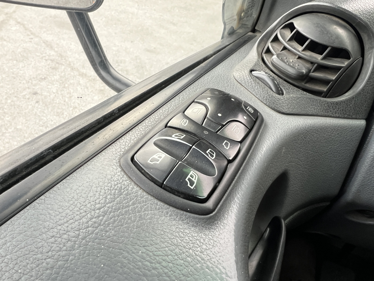 Kamion sa hidrauličnom kukom MERCEDES-BENZ Actros 25 41 | Retarder | Kupplung | Differenzial | Liftachse: slika 19 Kamion sa hidrauličnom kukom MERCEDES-BENZ Actros 25 41 | Retarder | Kupplung | Differenzial | Liftachse: slika 19