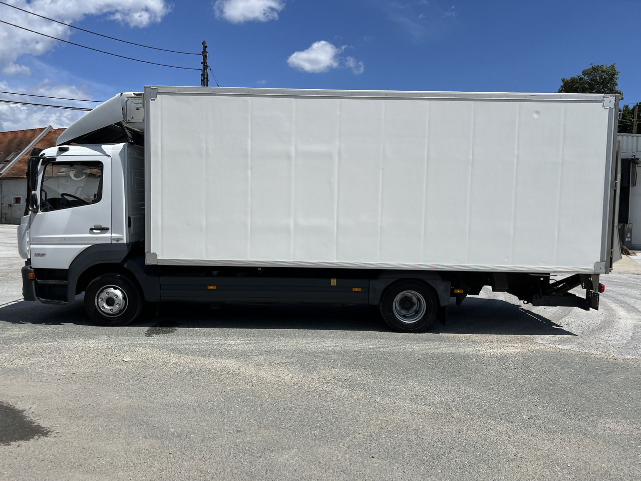 MERCEDES-BENZ Mercedes-Benz Atego 1221 Kühlkoffer mit LBW | EZ 2016 | | Klima | Tempomat | Diff. Hinterachse - Hladnjača: slika 3 MERCEDES-BENZ Mercedes-Benz Atego 1221 Kühlkoffer mit LBW | EZ 2016 | | Klima | Tempomat | Diff. Hinterachse - Hladnjača: slika 3