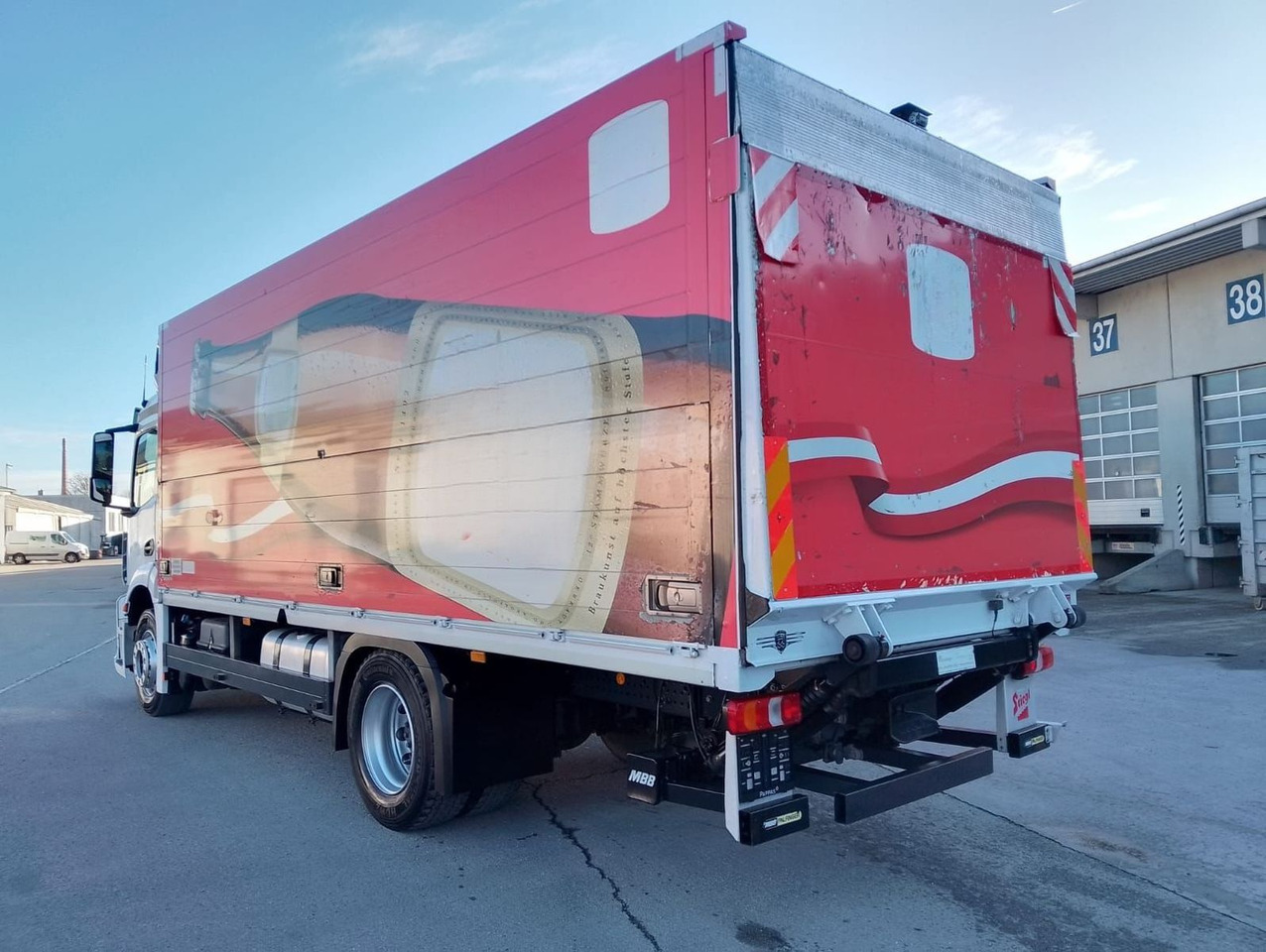 Mercedes-Benz ANTOS 18 30| Getränkew.| Klima| Luftgef| EZ 2014 - Kamion za prevoz boca: slika 4 Mercedes-Benz ANTOS 18 30| Getränkew.| Klima| Luftgef| EZ 2014 - Kamion za prevoz boca: slika 4