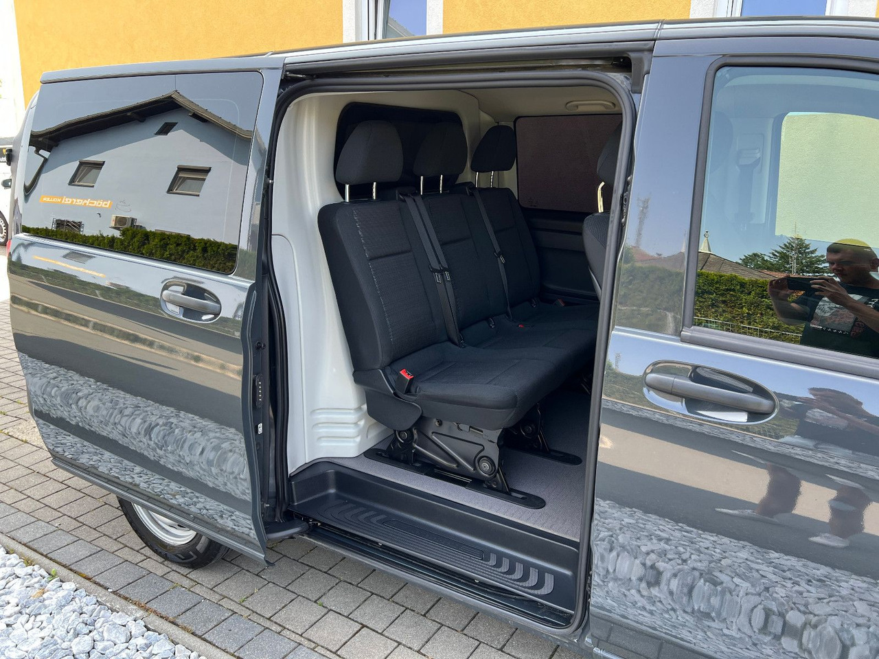 Mercedes-Benz Vito 114 lang | Klima | Schiebetür | Tempomat - Dostavno vozilo sa duplom kabinom: slika 5 Mercedes-Benz Vito 114 lang | Klima | Schiebetür | Tempomat - Dostavno vozilo sa duplom kabinom: slika 5
