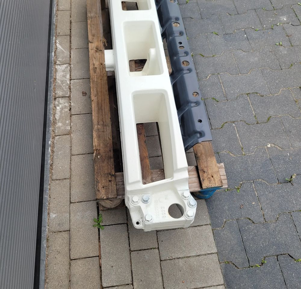 BELKA ZDERZAK VOLVO FMX ORYGINAŁ 21718915 CHWALIM116 - Karoserija i eksterijer za Kamion: slika 2 BELKA ZDERZAK VOLVO FMX ORYGINAŁ 21718915 CHWALIM116 - Karoserija i eksterijer za Kamion: slika 2