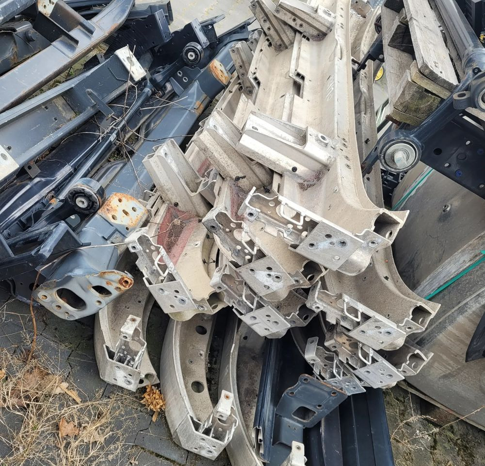 BELKA ZDERZAKA VOLVO FH4 FH5 ORYGINAŁ 84210166 CHWALIM116 - Branik za Kamion: slika 2 BELKA ZDERZAKA VOLVO FH4 FH5 ORYGINAŁ 84210166 CHWALIM116 - Branik za Kamion: slika 2